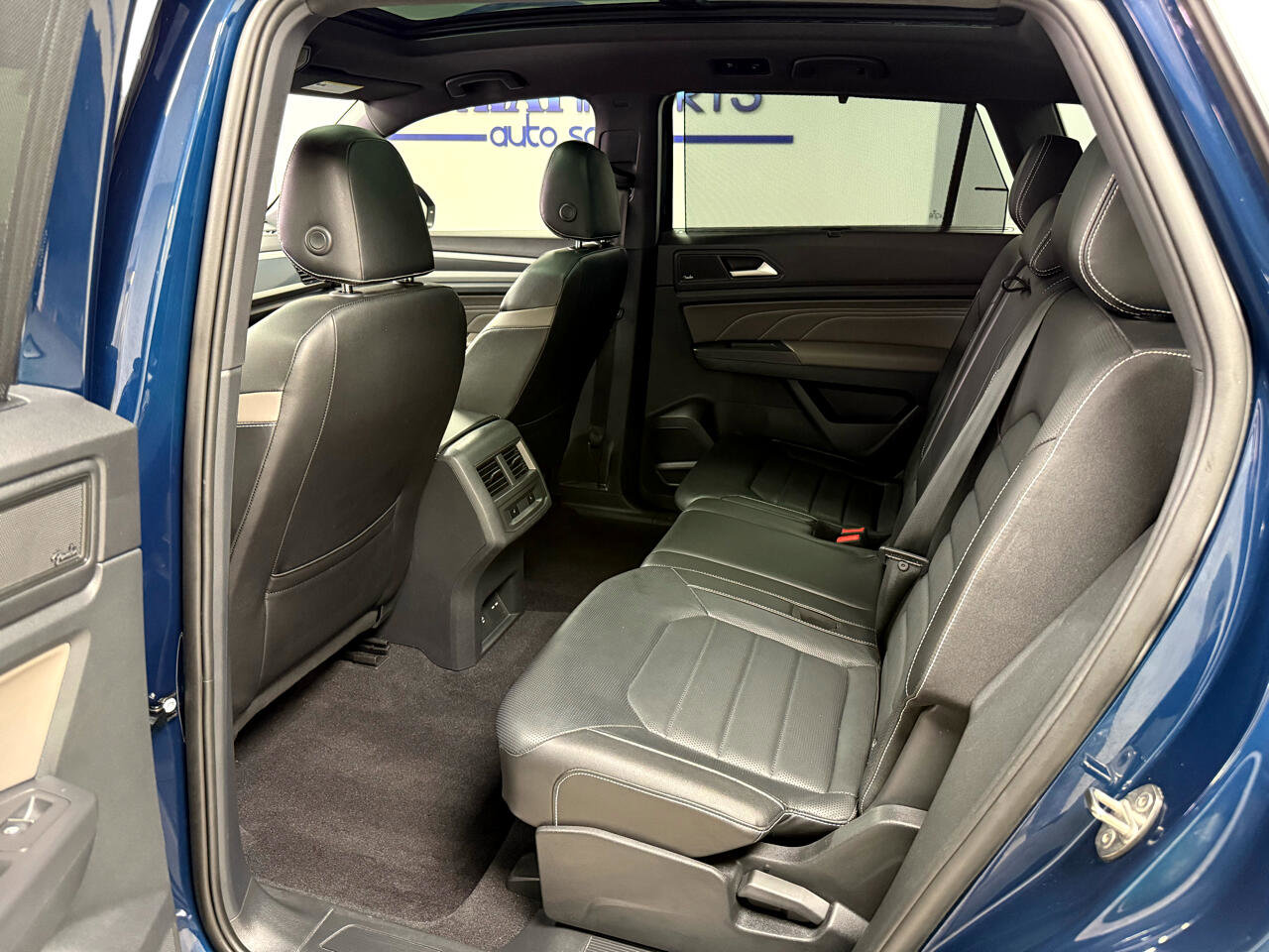 Used 2021 Volkswagen Atlas Cross Sport SEL Premium image 31