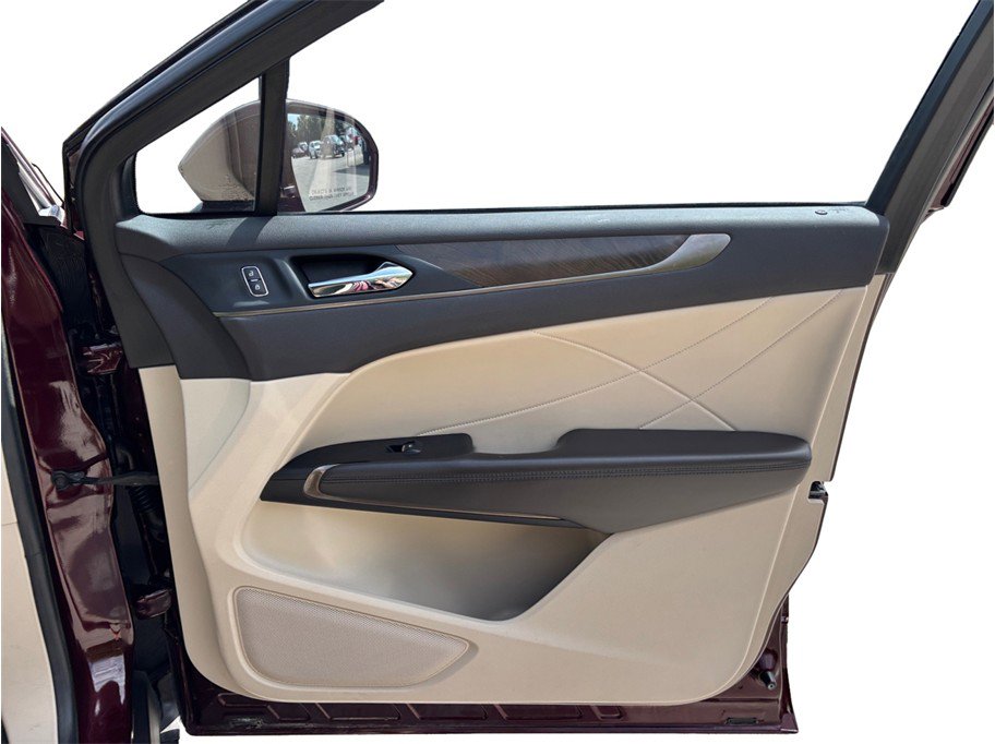 Used 2018 Lincoln MKC Reserve w/ Lincoln MKC Climate Package FWD image 47