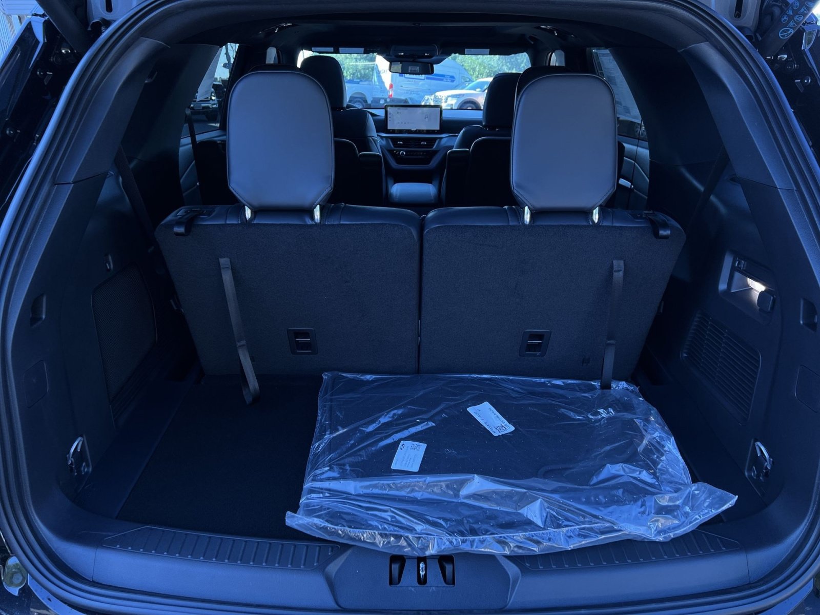 New 2026 Ford Explorer ST-Line w/ ST-Line Street Pack AWD/4WD image 27