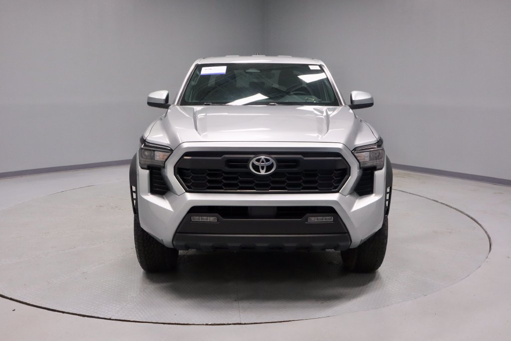 Used 2025 Toyota Tacoma TRD Off-Road AWD/4WD image 5