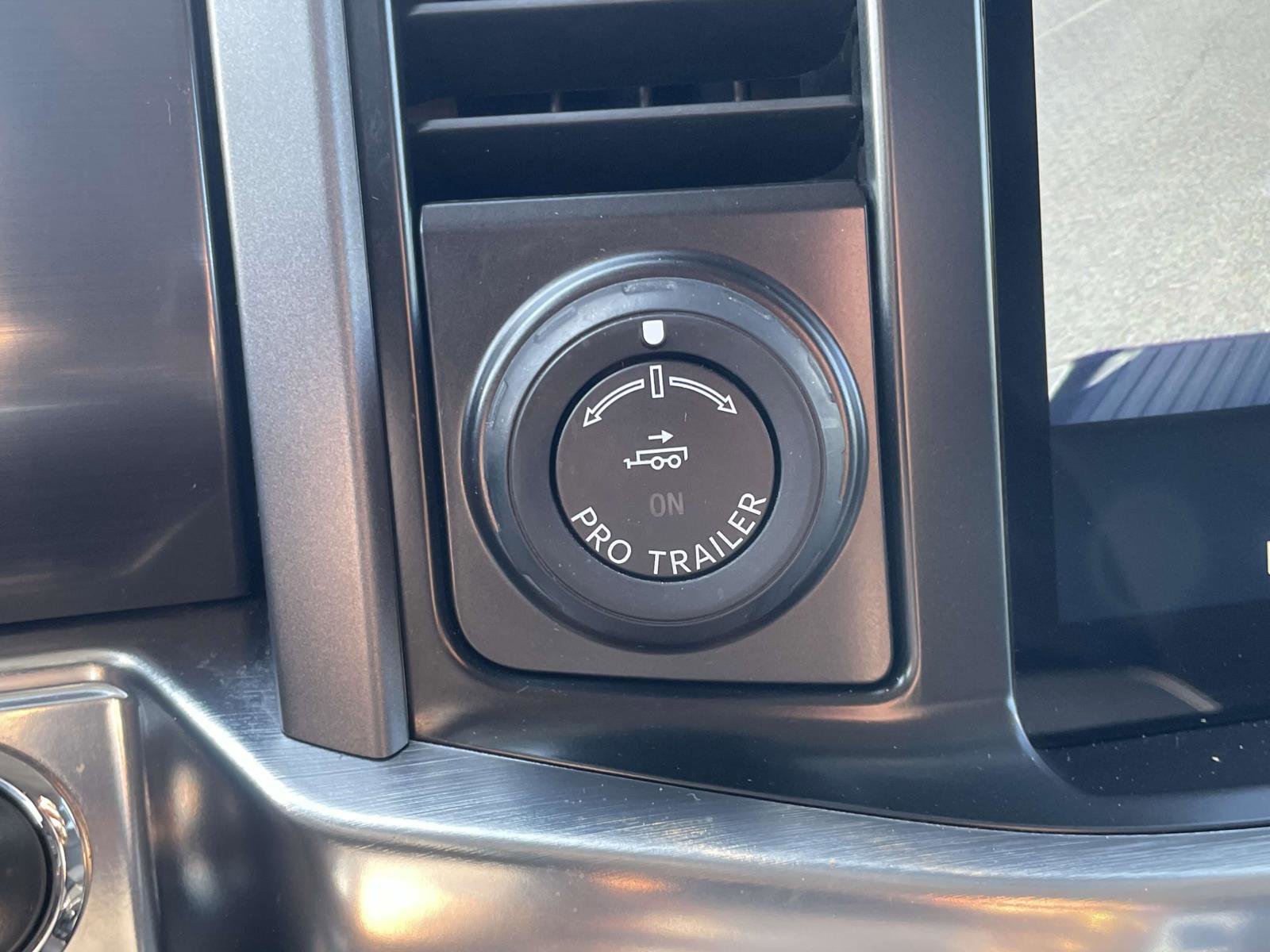 Used 2021 Ford F150 Lariat image 7