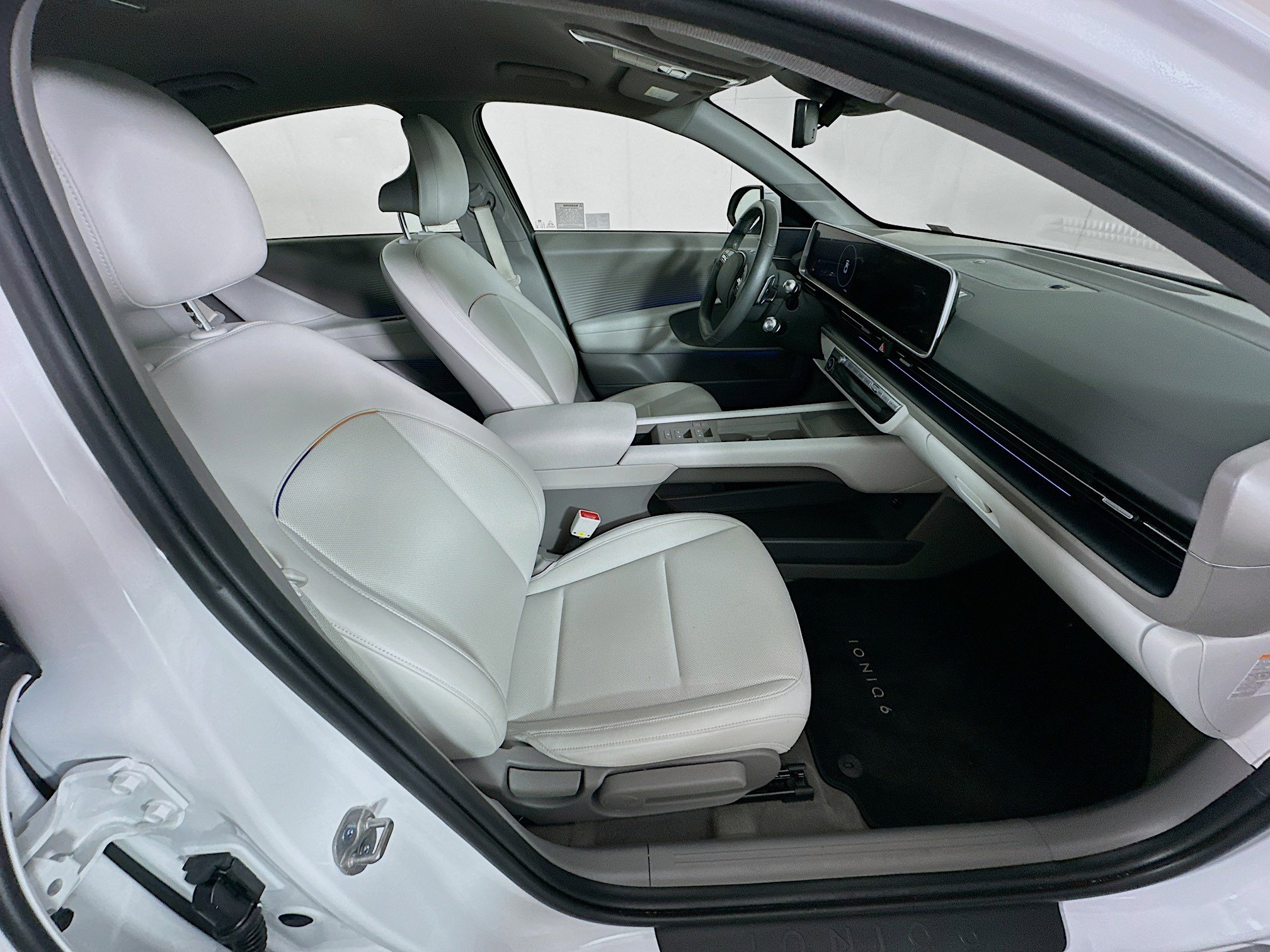 Used 2024 Hyundai Ioniq 6 Limited RWD image 30
