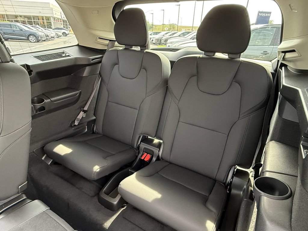 New 2026 Volvo XC90 T8 Plus AWD/4WD image 17