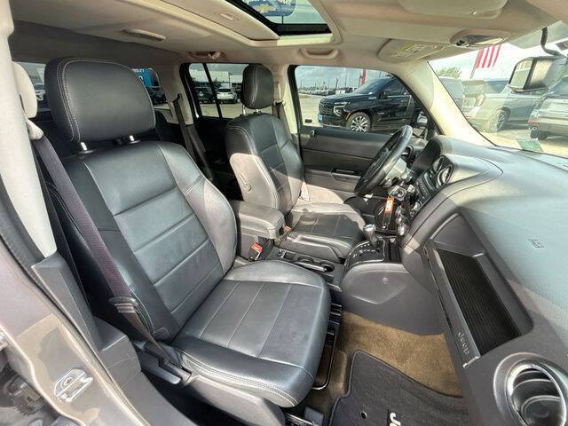 Used 2017 Jeep Patriot High Altitude AWD/4WD image 29