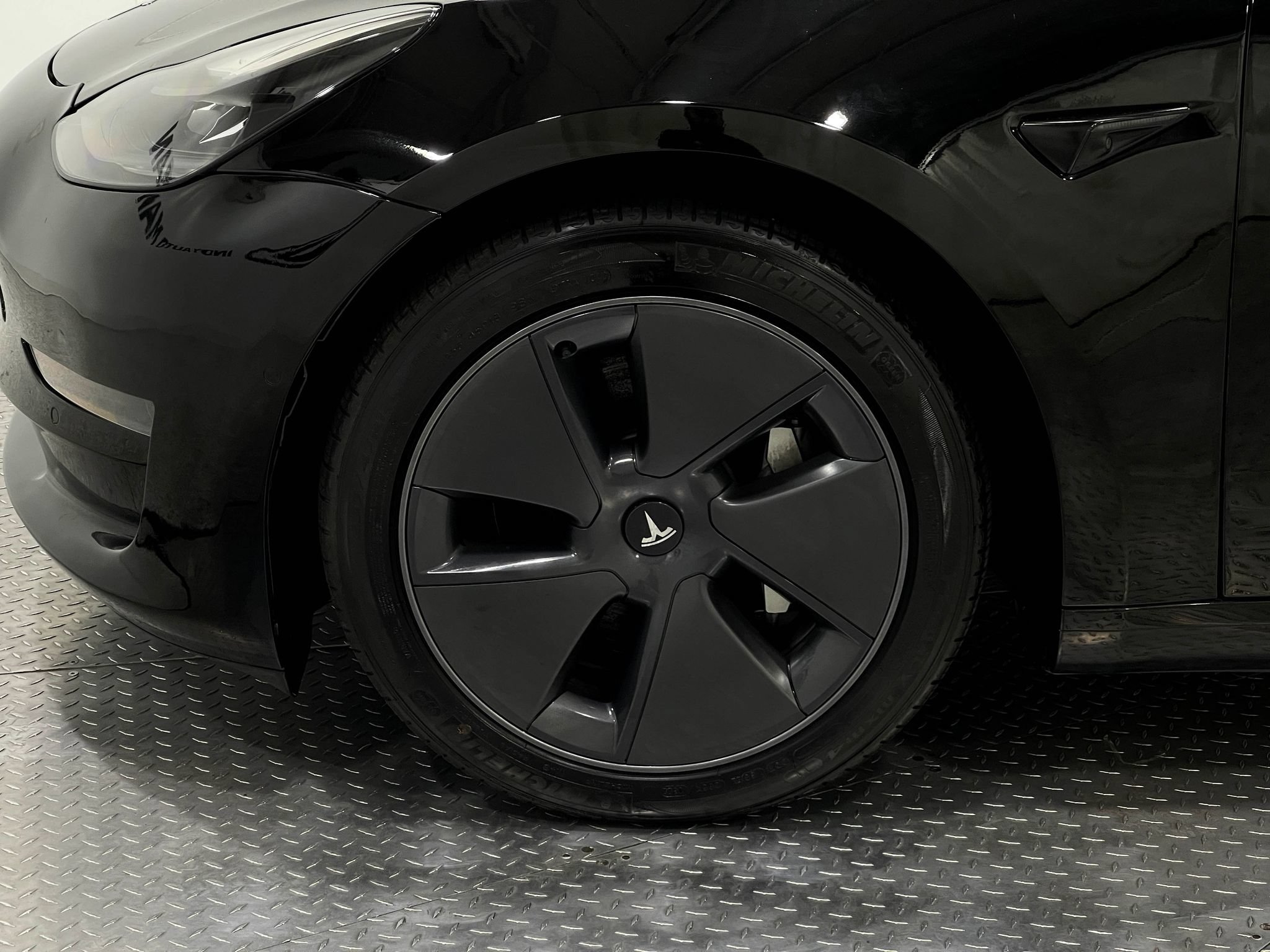 Used 2022 Tesla Model 3 Standard Range RWD image 32