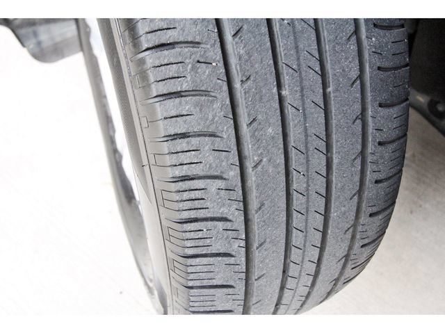 Used 2024 Ford Explorer XLT w/ Equipment Group 202A RWD image 30