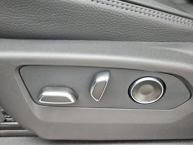 New 2026 GMC Yukon Denali w/ Sun & Power Step Package image 25