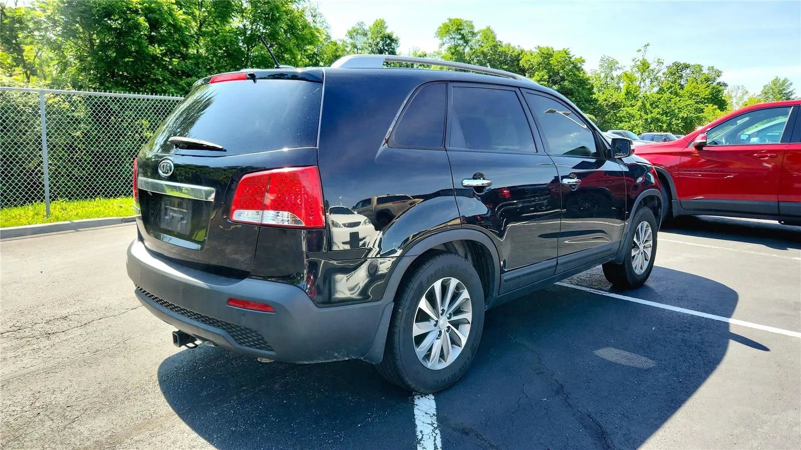 Used 2012 Kia Sorento LX w/ Convenience Pkg FWD image 2