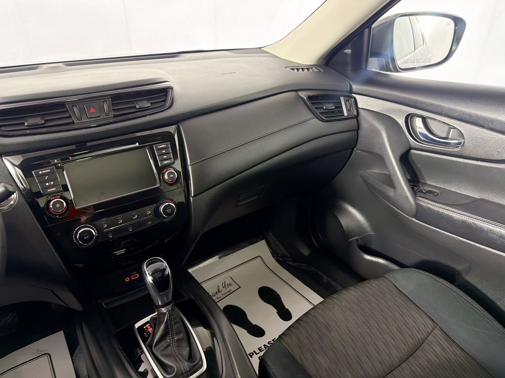 Used 2018 Nissan Rogue SV AWD/4WD image 22