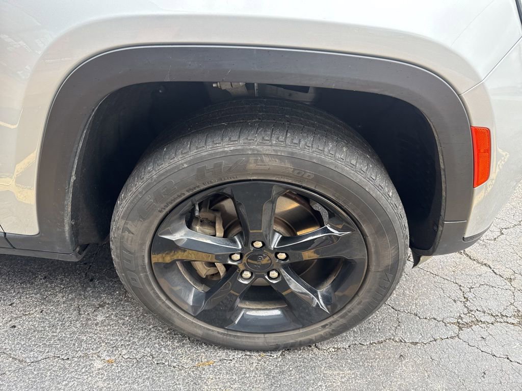 Used 2024 Jeep Grand Cherokee L Altitude image 21