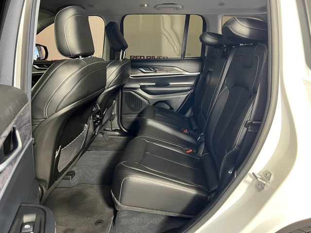 Used 2023 Jeep Grand Cherokee Limited w/ Black Appearance Package RWD image 26