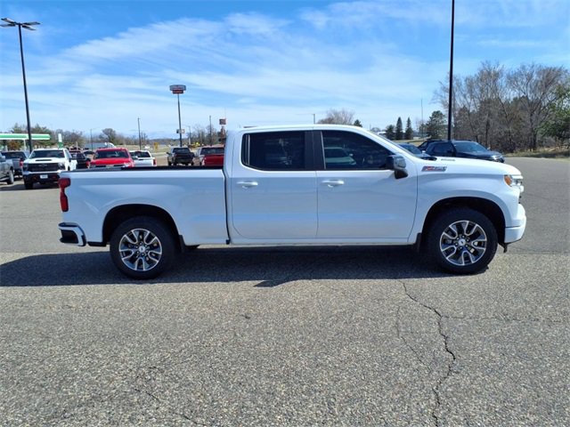Used 2024 Chevrolet Silverado 1500 RST image 2