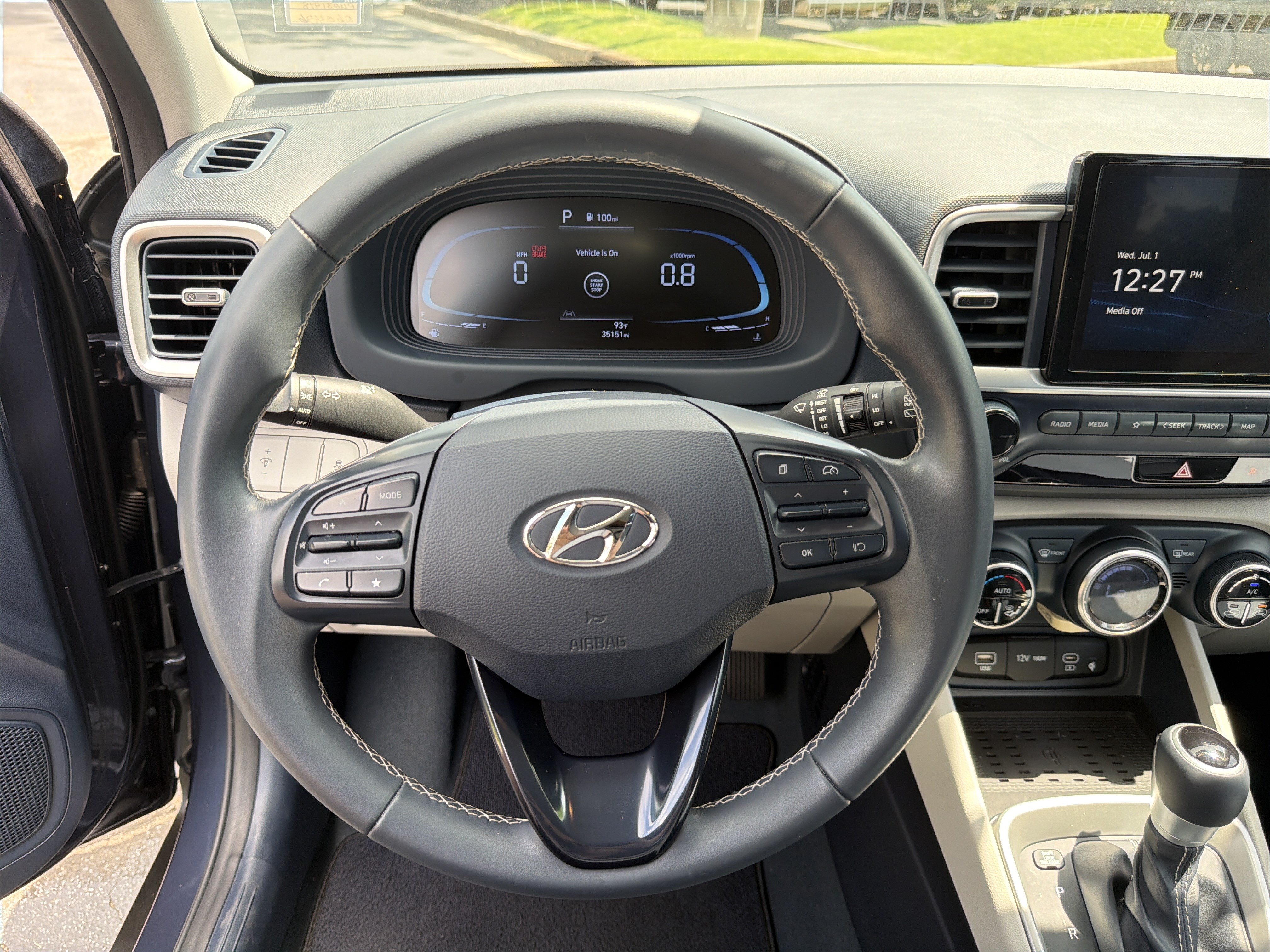 Used 2023 Hyundai Venue Limited FWD image 23