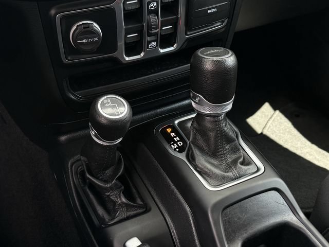 Used 2022 Jeep Gladiator Sport AWD/4WD image 19