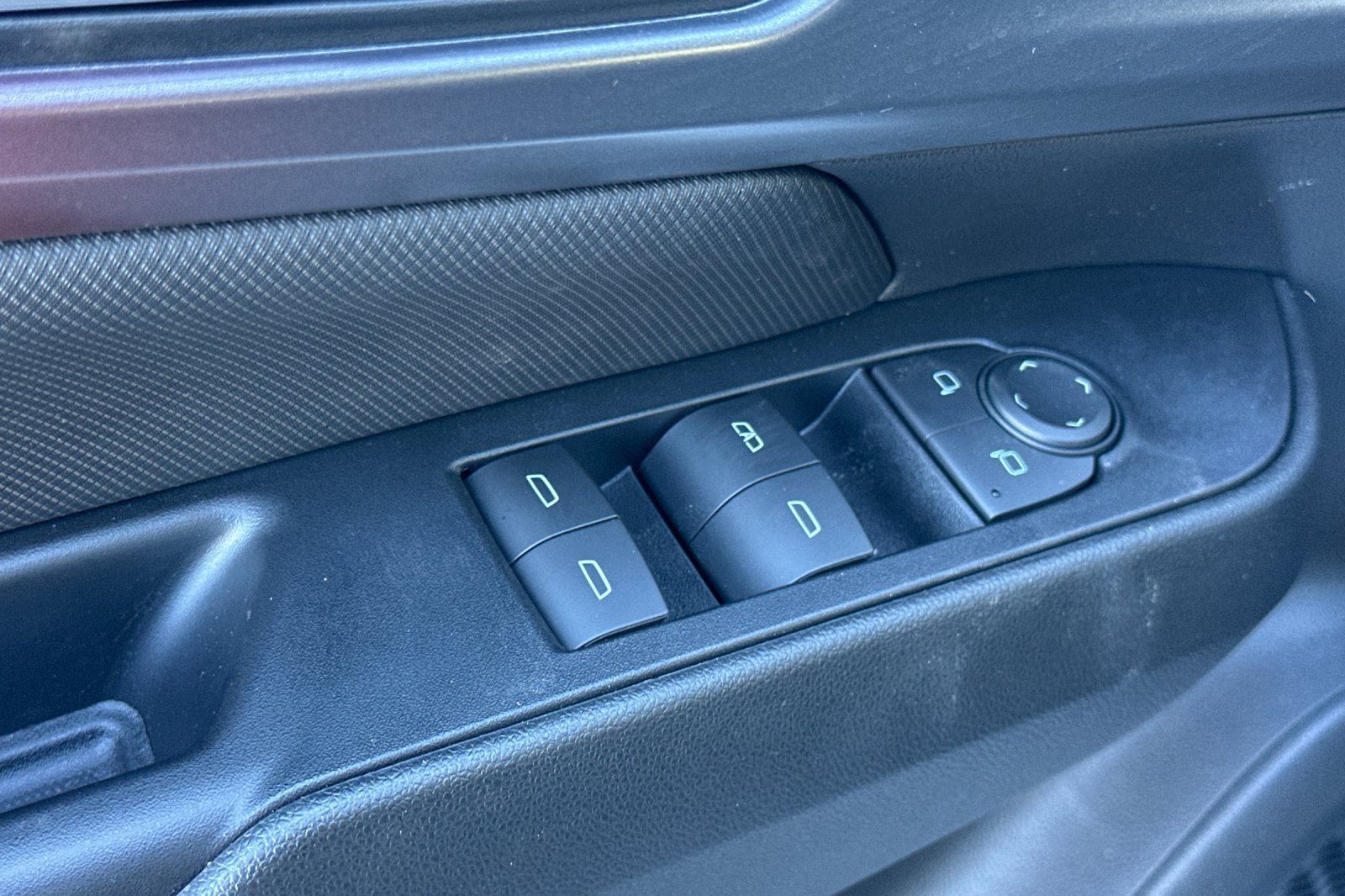 New 2026 Chevrolet Equinox EV RS w/ Convenience Package II FWD image 12