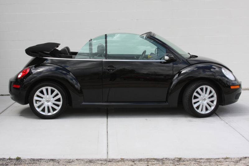 Used 2008 Volkswagen Beetle SE FWD image 9