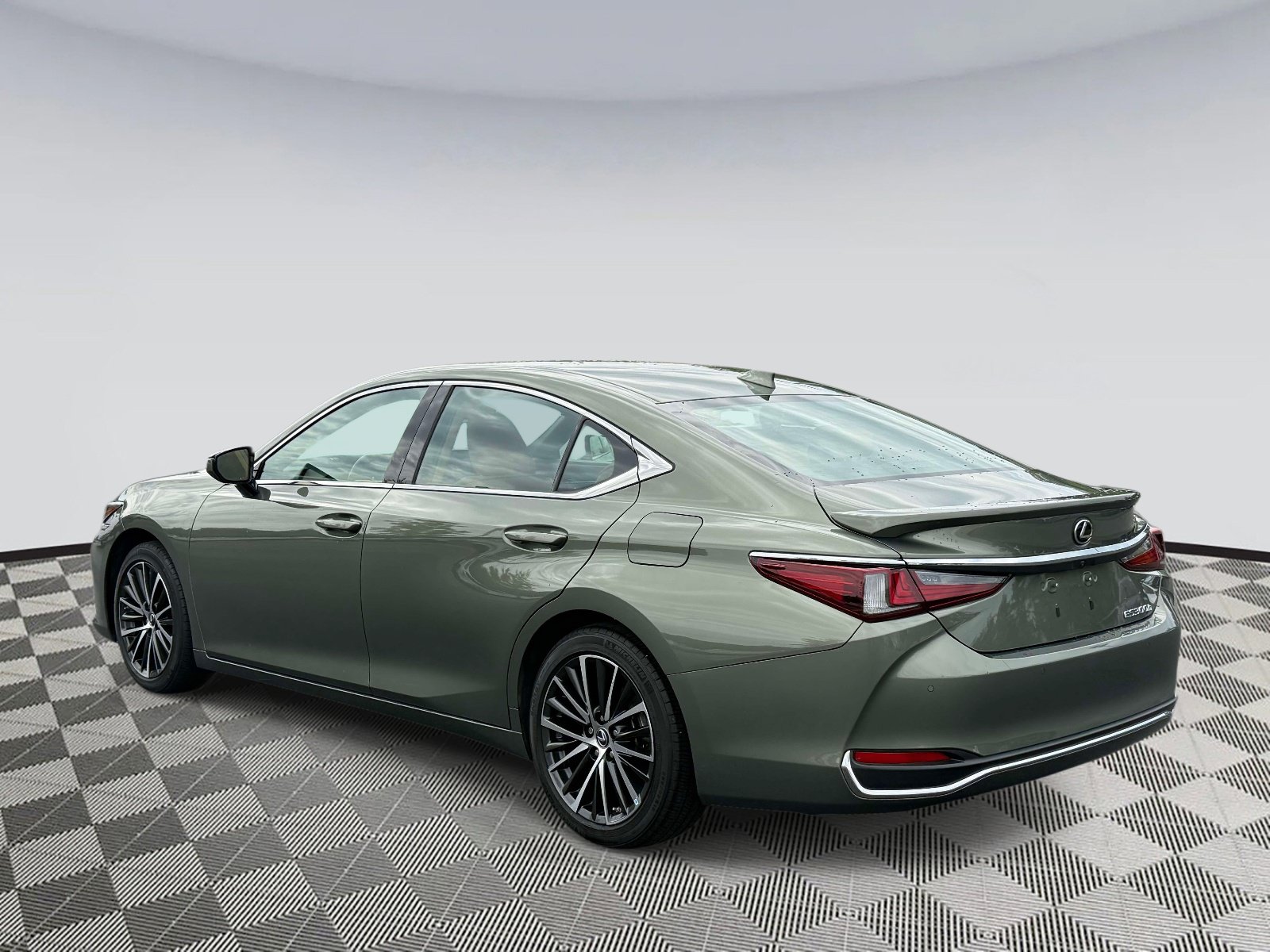 Used 2024 Lexus ES 300h w/ Premium Package FWD image 4