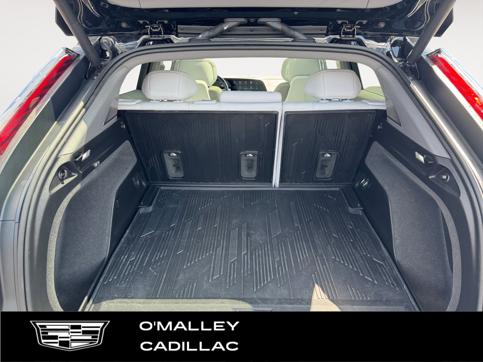 Certified 2026 Cadillac Optiq Luxury 1 w/ LPO, Floor Liner Package AWD/4WD image 12