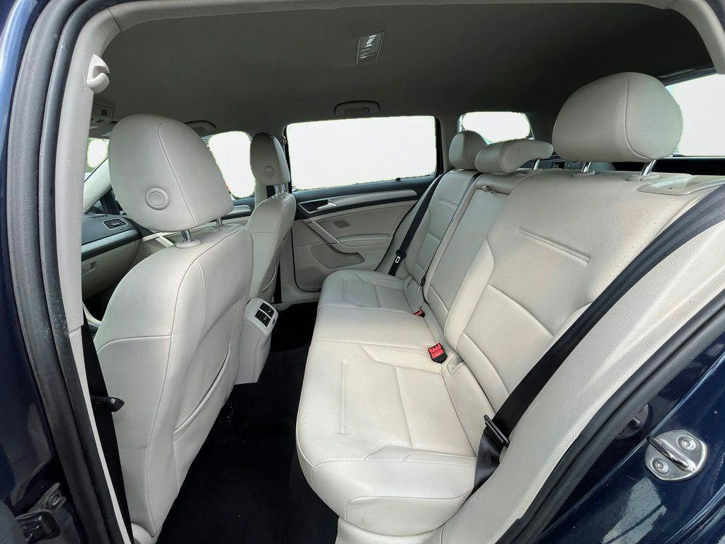 Used 2015 Volkswagen Golf S FWD image 23