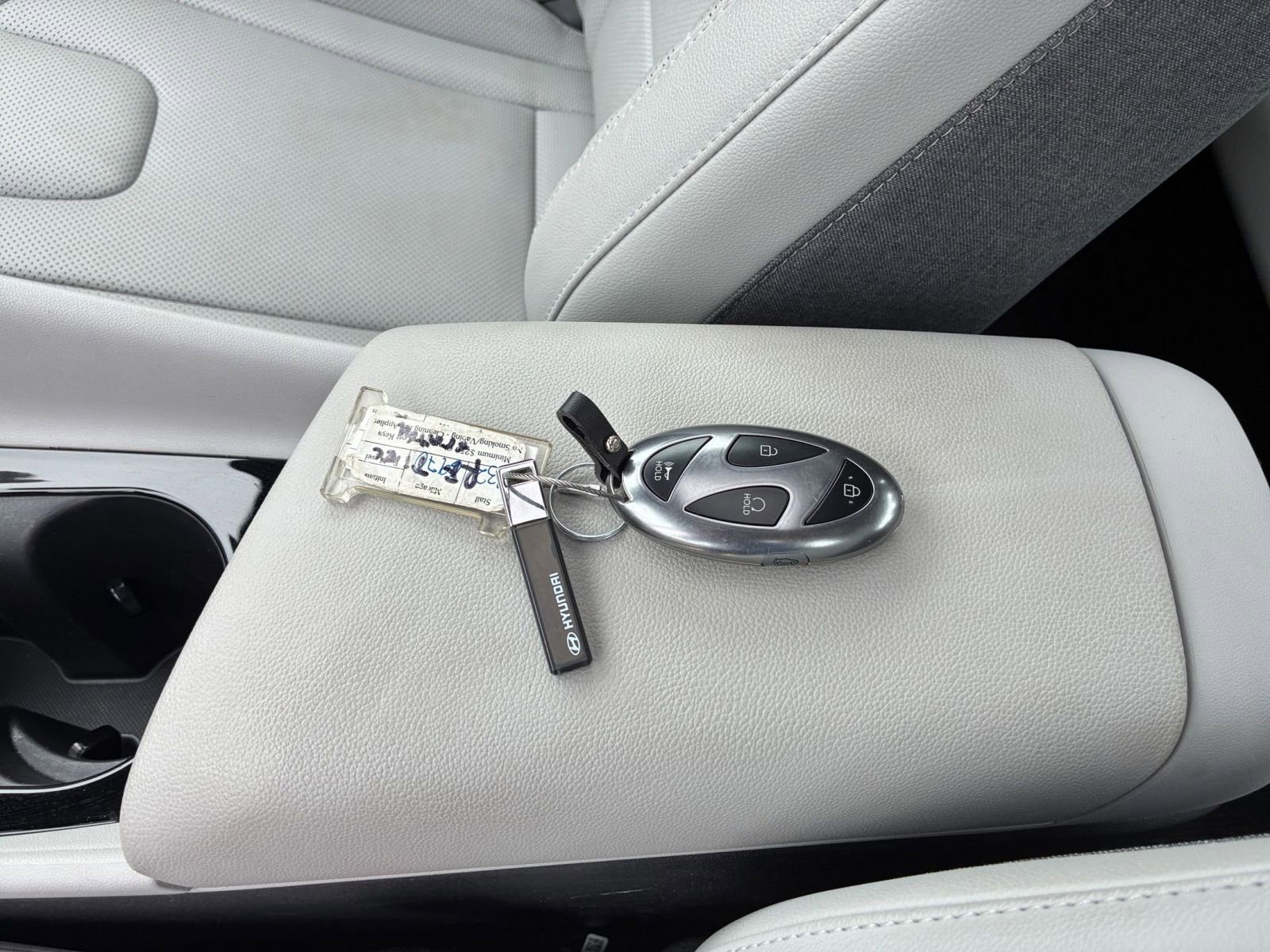 Used 2025 Hyundai Elantra Limited image 22