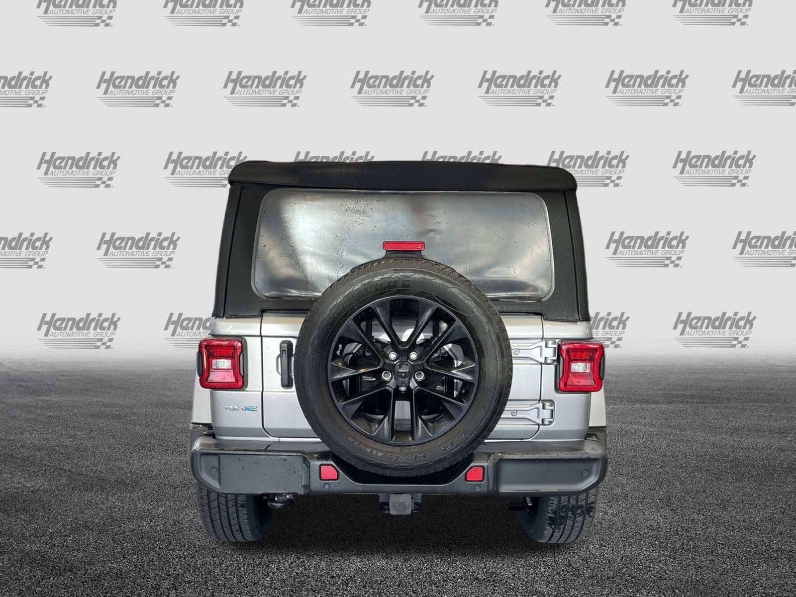 Used 2021 Jeep Wrangler Unlimited Sahara w/ Cold Weather Group AWD/4WD image 9