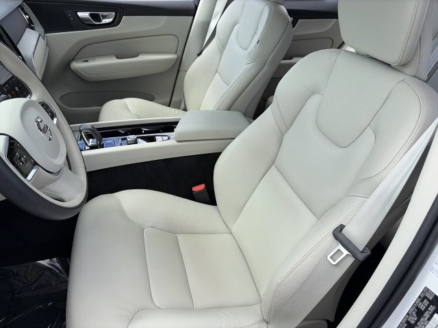 Used 2024 Volvo XC60 B5 Plus w/ Protection Package AWD/4WD image 20