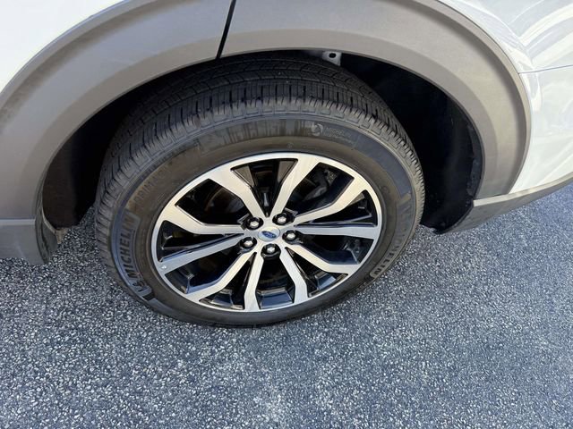 Used 2025 Ford Explorer ST-Line image 16