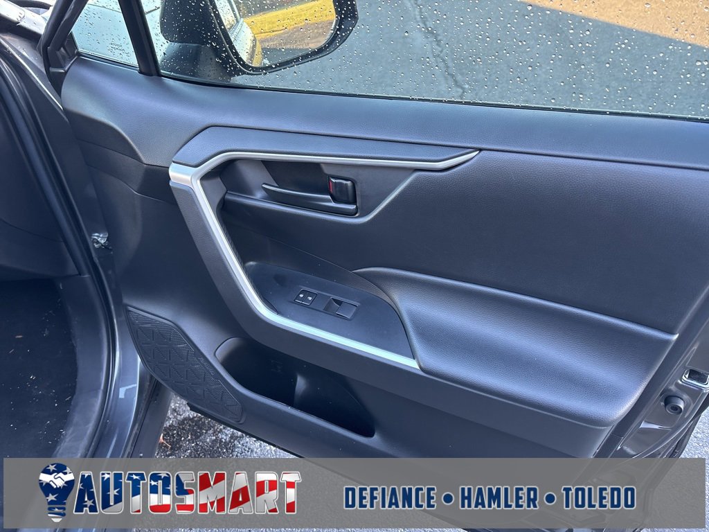 Used 2022 Toyota RAV4 LE image 41