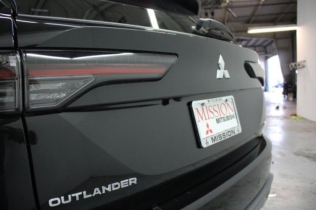 New 2026 Mitsubishi Outlander SE FWD image 4