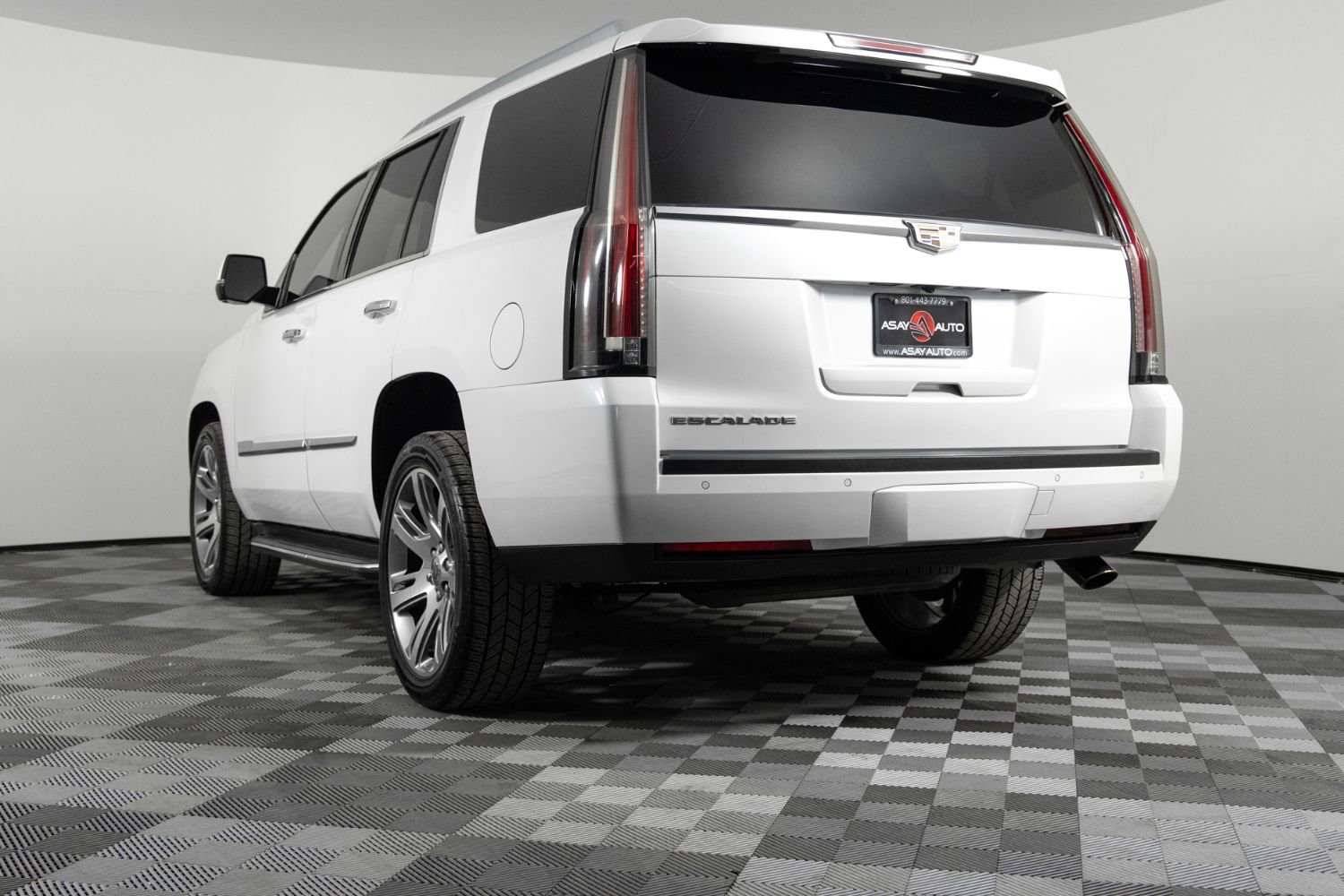 Used 2016 Cadillac Escalade Luxury image 5