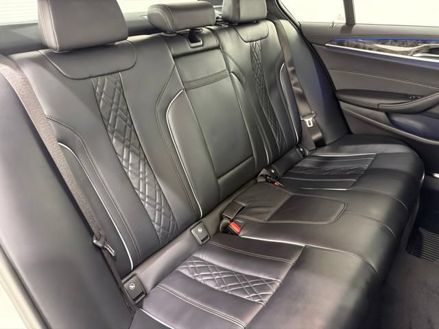 Used 2022 BMW M550i xDrive w/ Premium Package AWD/4WD image 22
