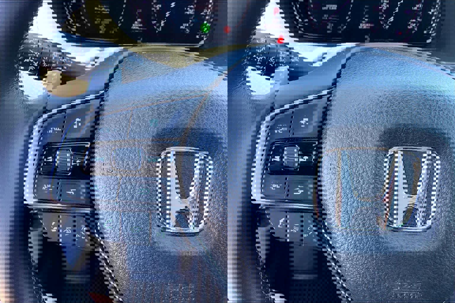 Used 2018 Honda Accord Touring image 24