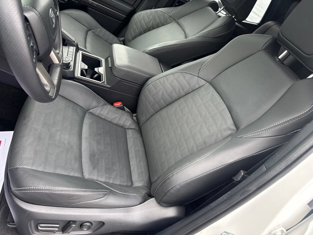 Used 2025 Toyota 4Runner TRD Off-Road Premium AWD/4WD image 6