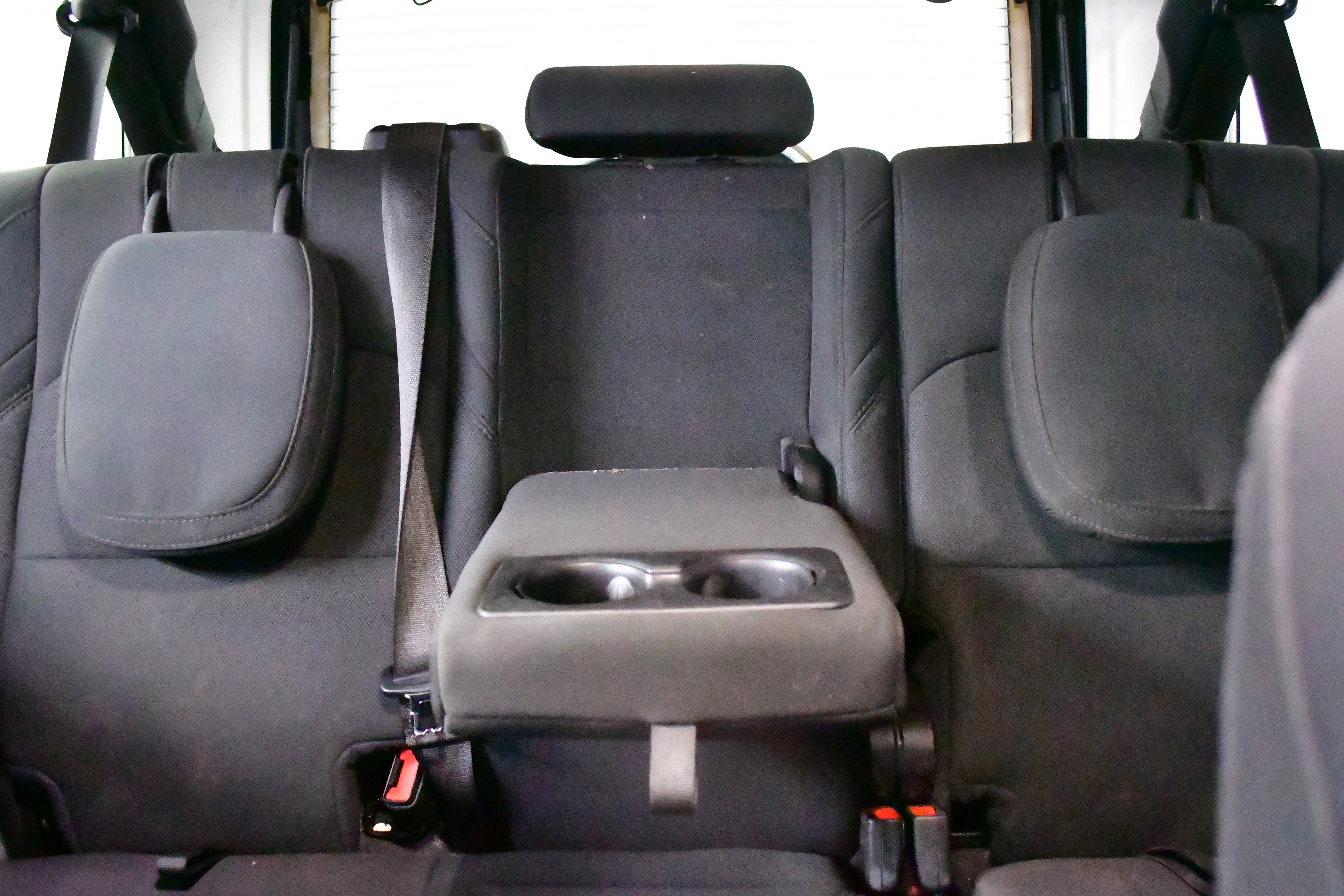 Used 2023 Jeep Wrangler Unlimited w/ Sun & Screen Package image 19