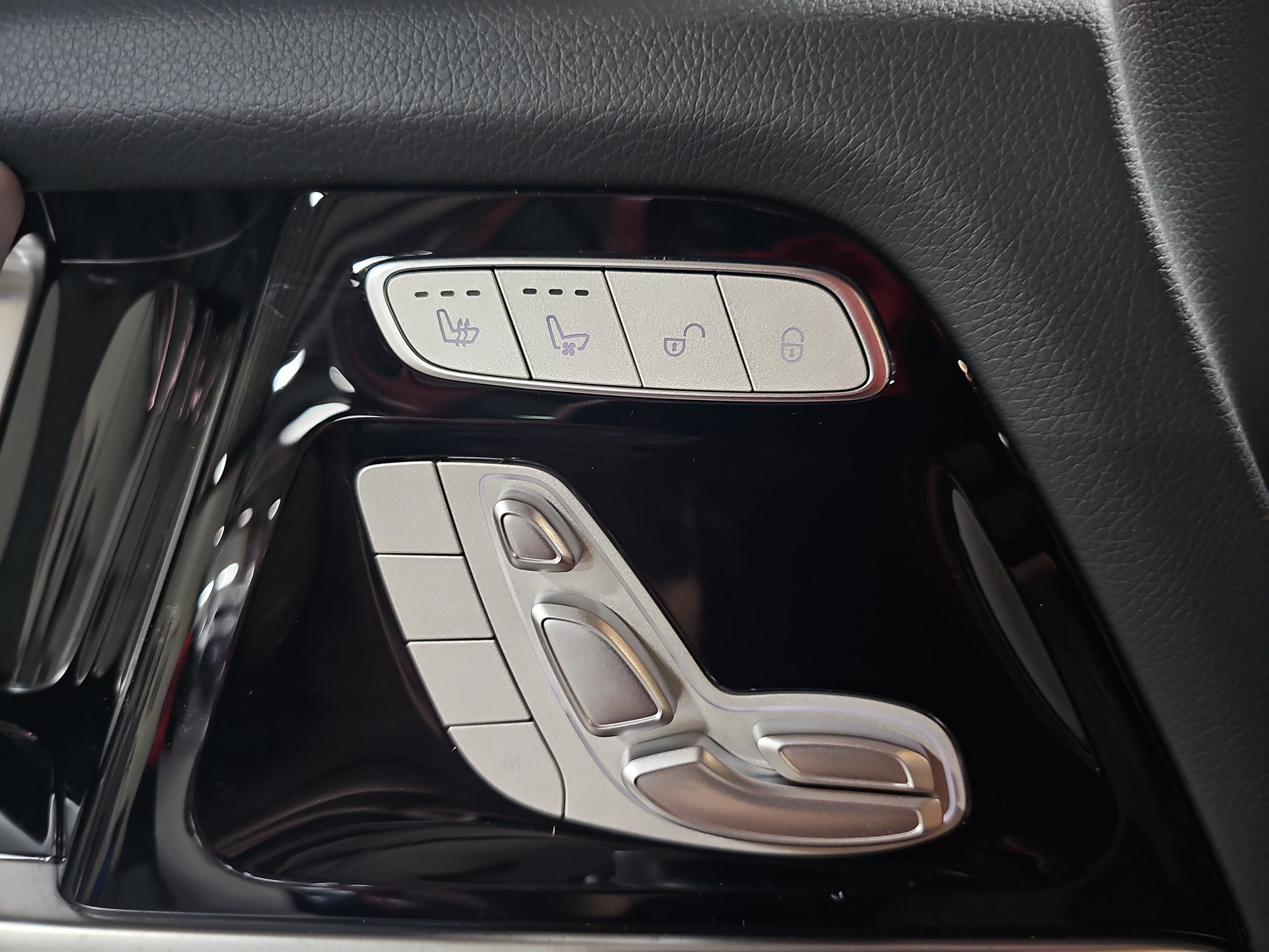 New 2027 Mercedes-Benz G 580 e image 29