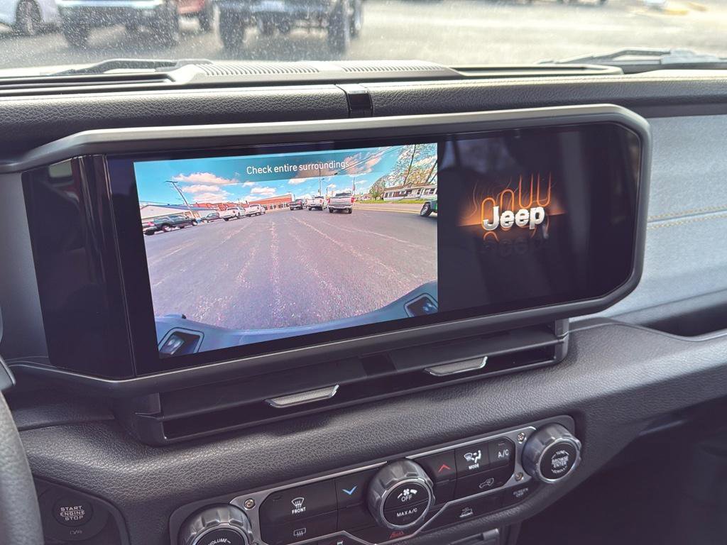 New 2025 Jeep Gladiator Sport image 11