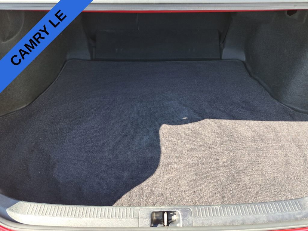 Used 2020 Toyota Camry LE image 30