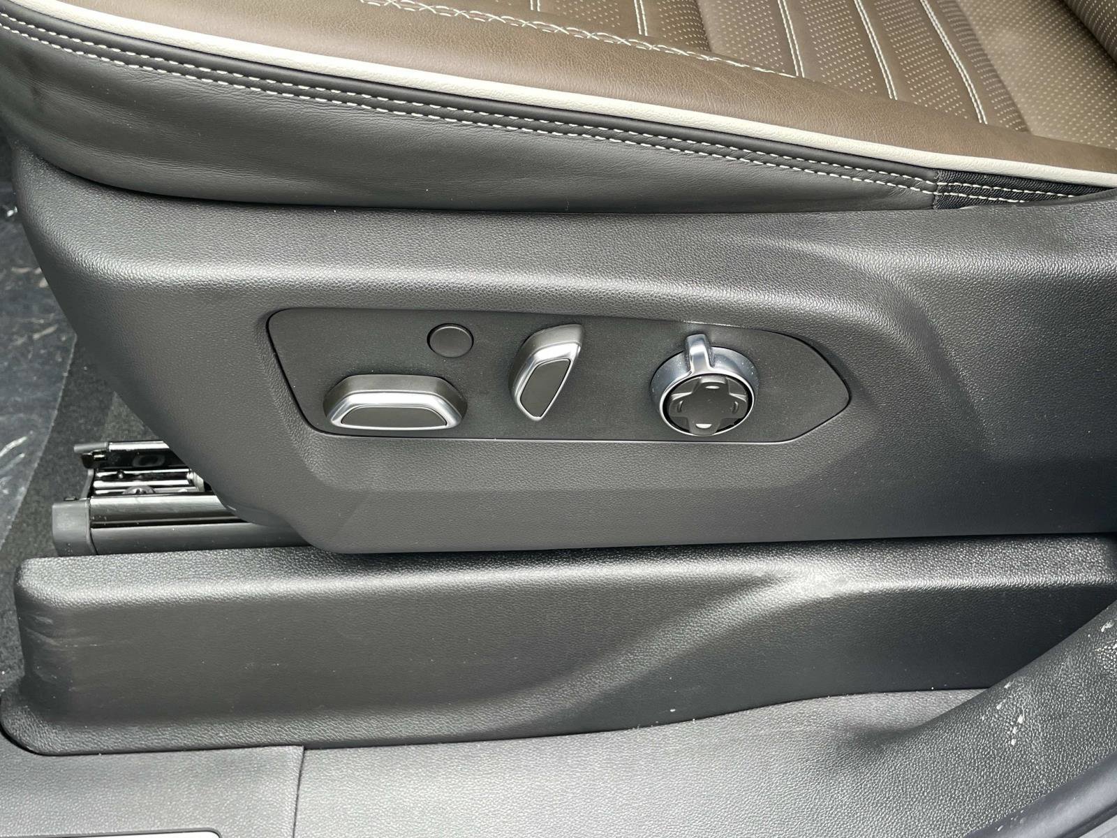 New 2026 GMC Yukon XL Denali Ultimate image 19