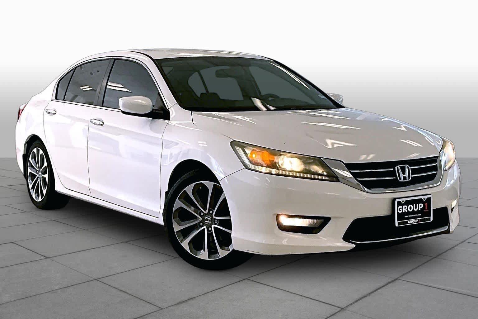 Used 2015 Honda Accord Sport image 2