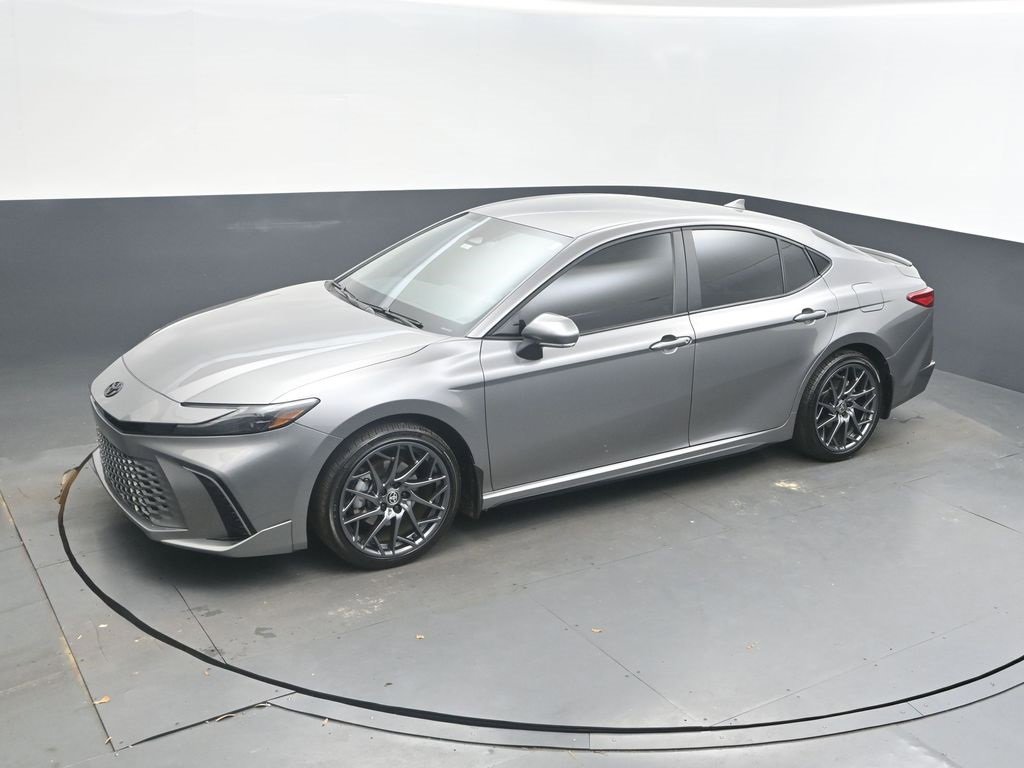 Used 2025 Toyota Camry XSE image 32