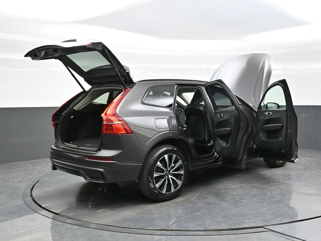 Used 2025 Volvo XC60 B5 Plus w/ Climate Package AWD/4WD image 44