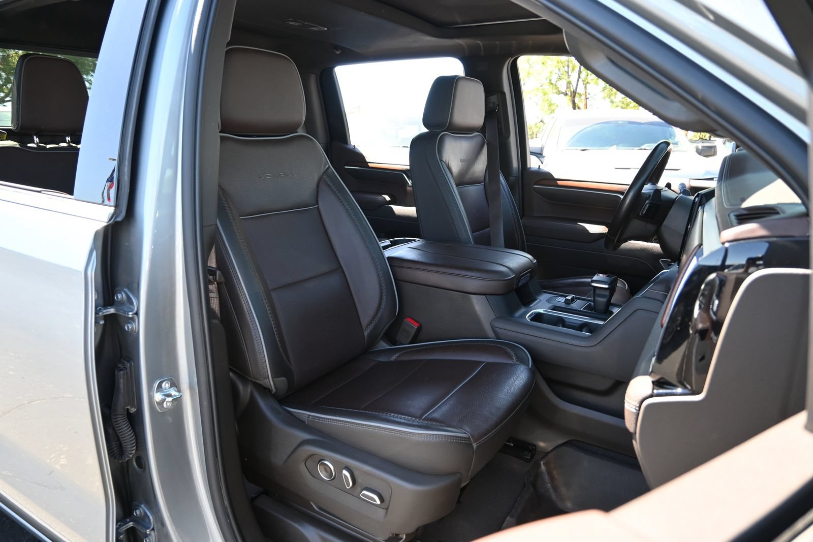 Used 2025 GMC Sierra 1500 Denali AWD/4WD image 25