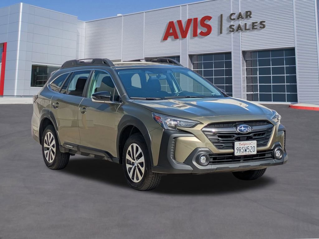 Used 2025 Subaru Outback Premium image 3