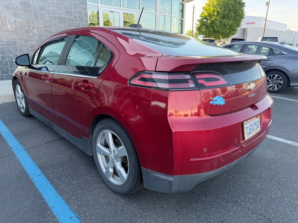 Used 2015 Chevrolet Volt Premium w/ Premium Trim Package FWD image 4