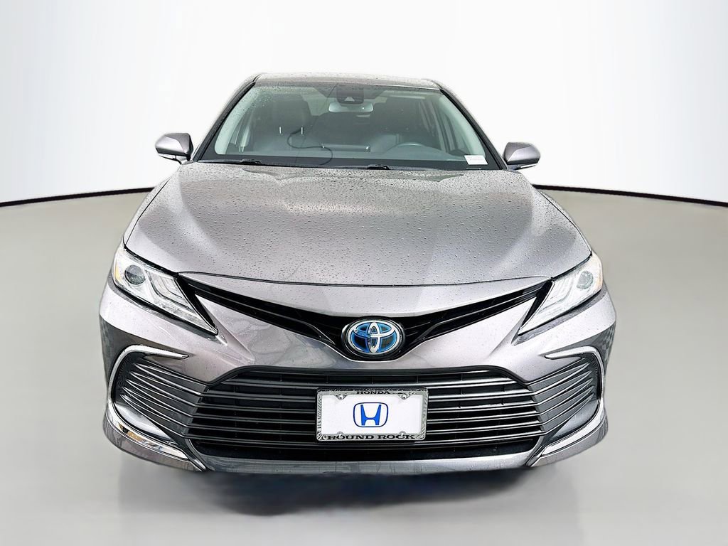 Used 2021 Toyota Camry XLE FWD image 2
