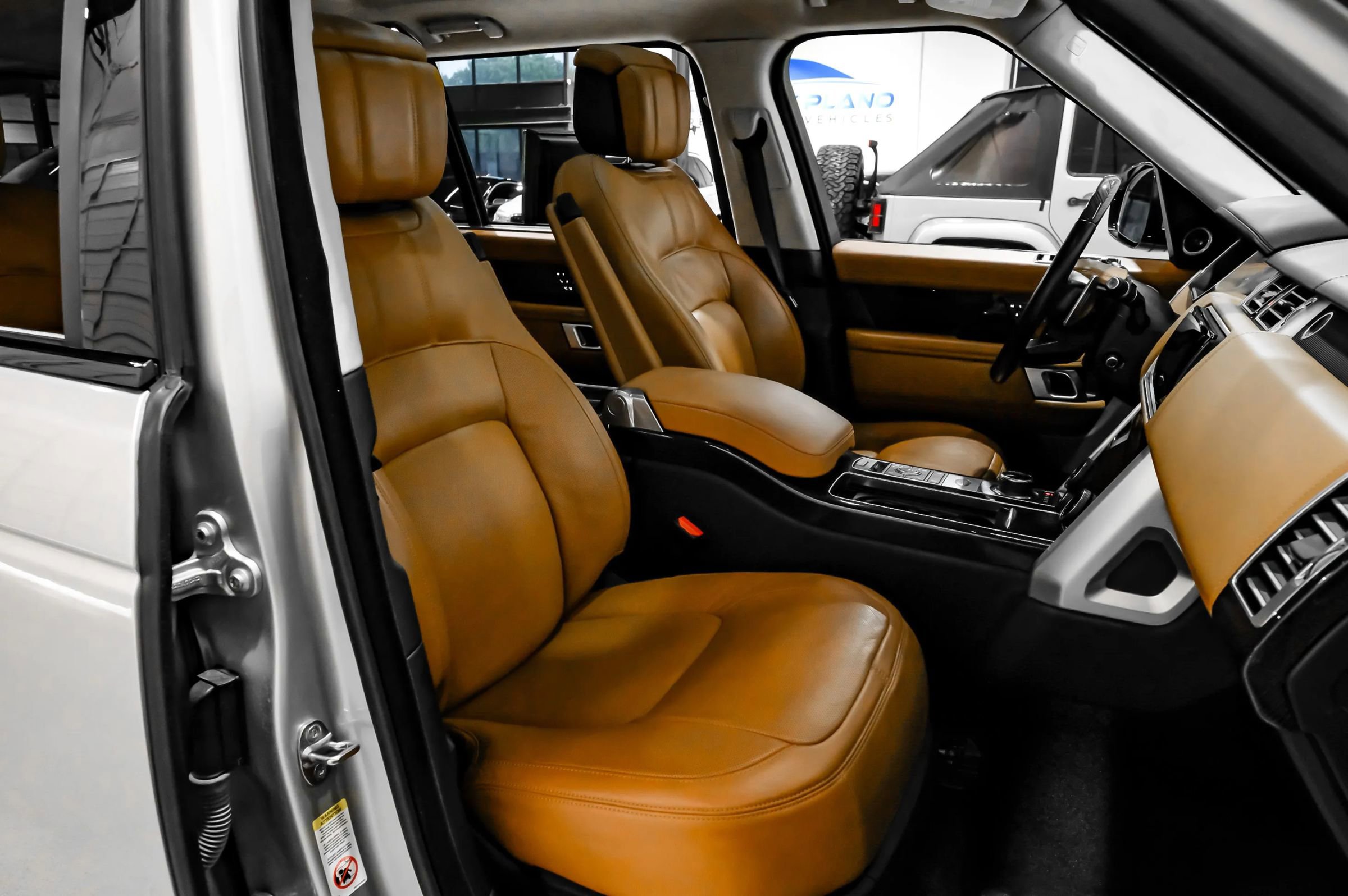 Used 2019 Land Rover Range Rover Long Wheelbase Autobiography image 41