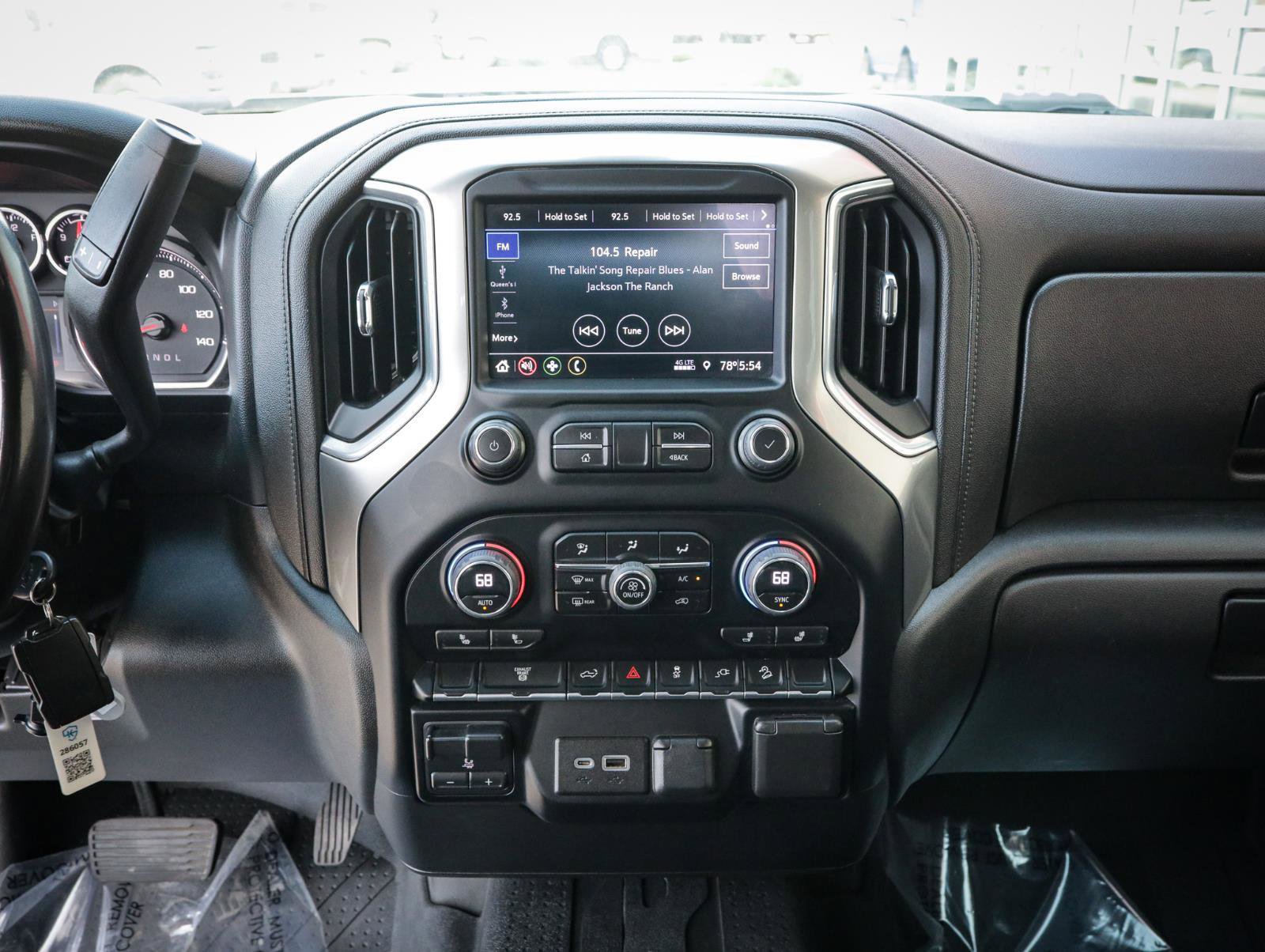 Used 2023 Chevrolet Silverado 2500 LT image 18