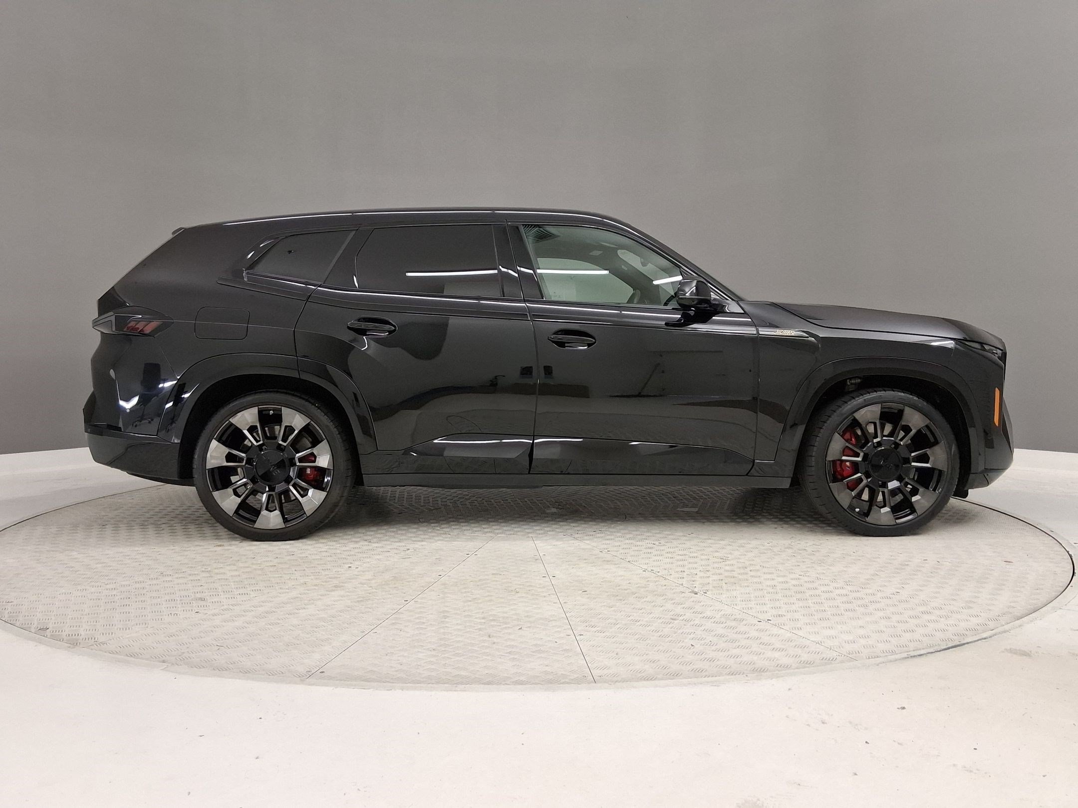 Certified 2023 BMW XM AWD/4WD image 6