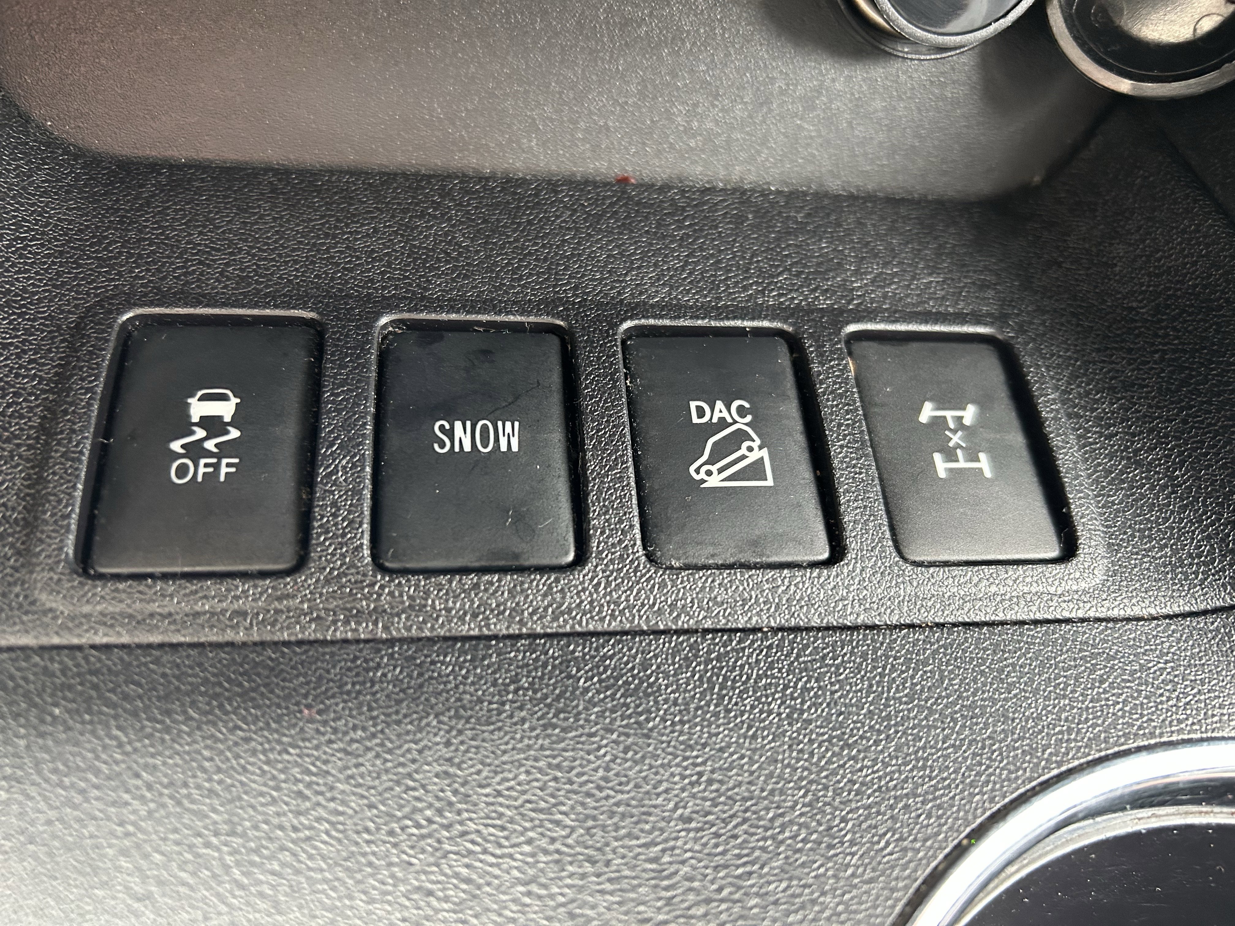 Used 2015 Toyota Highlander Limited AWD/4WD image 33