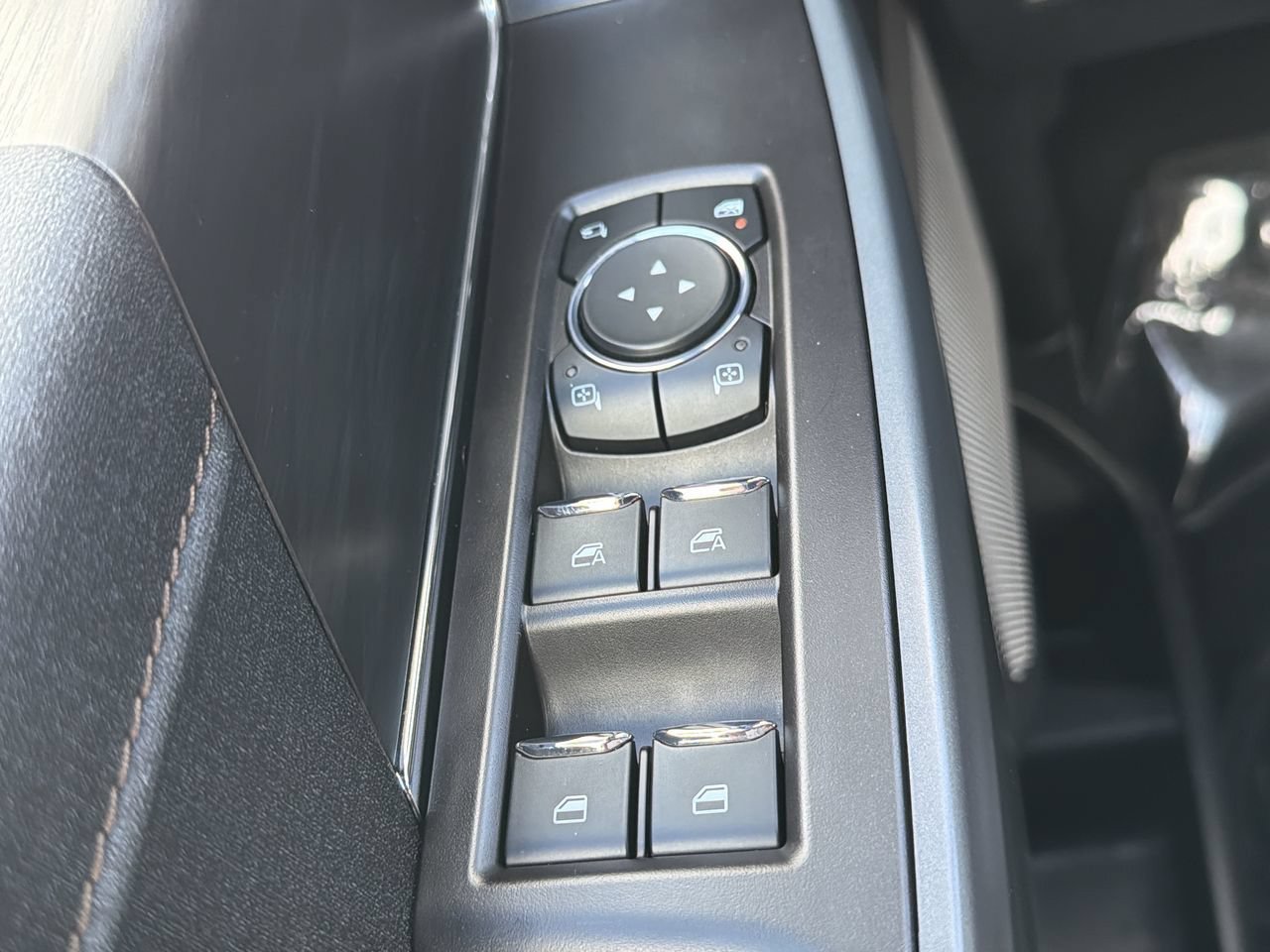 Used 2024 Ford F150 Lightning Lariat AWD/4WD image 16